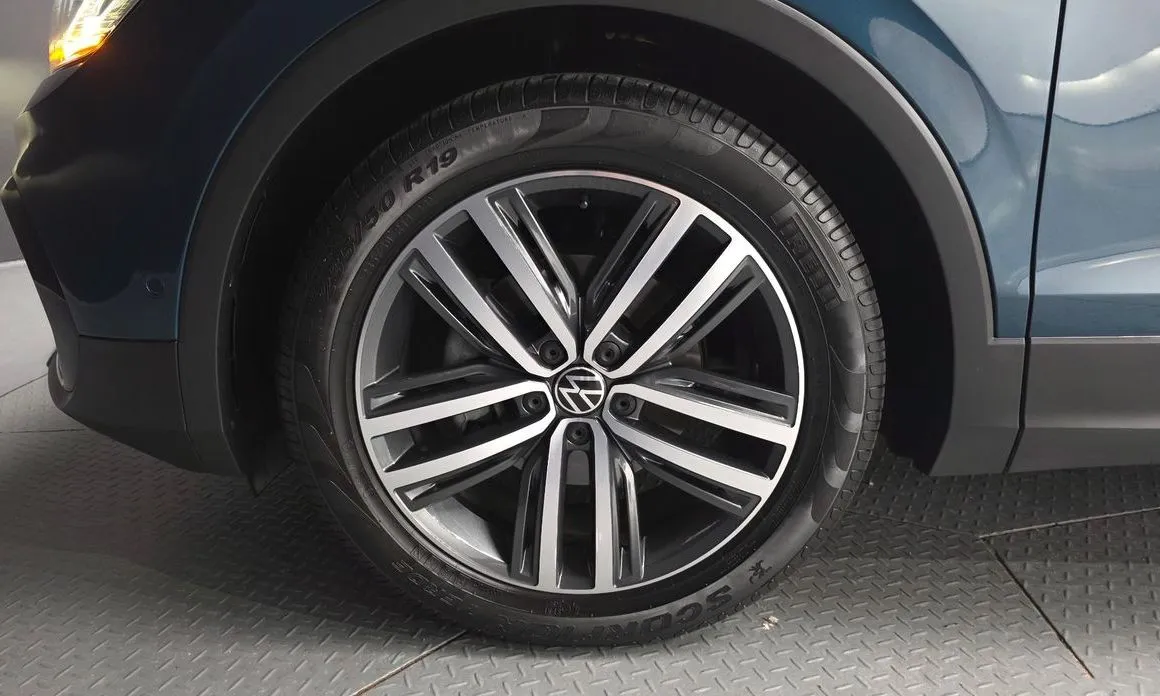 Volkswagen Tiguan — фото 10