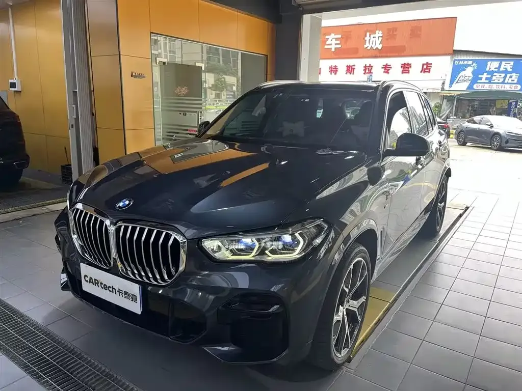 BMW X5 (Import) — фото 1