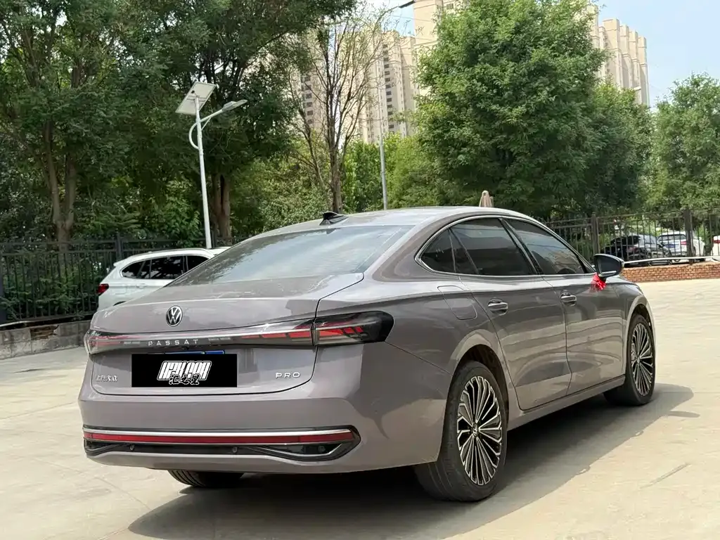 Volkswagen Passat — фото 4