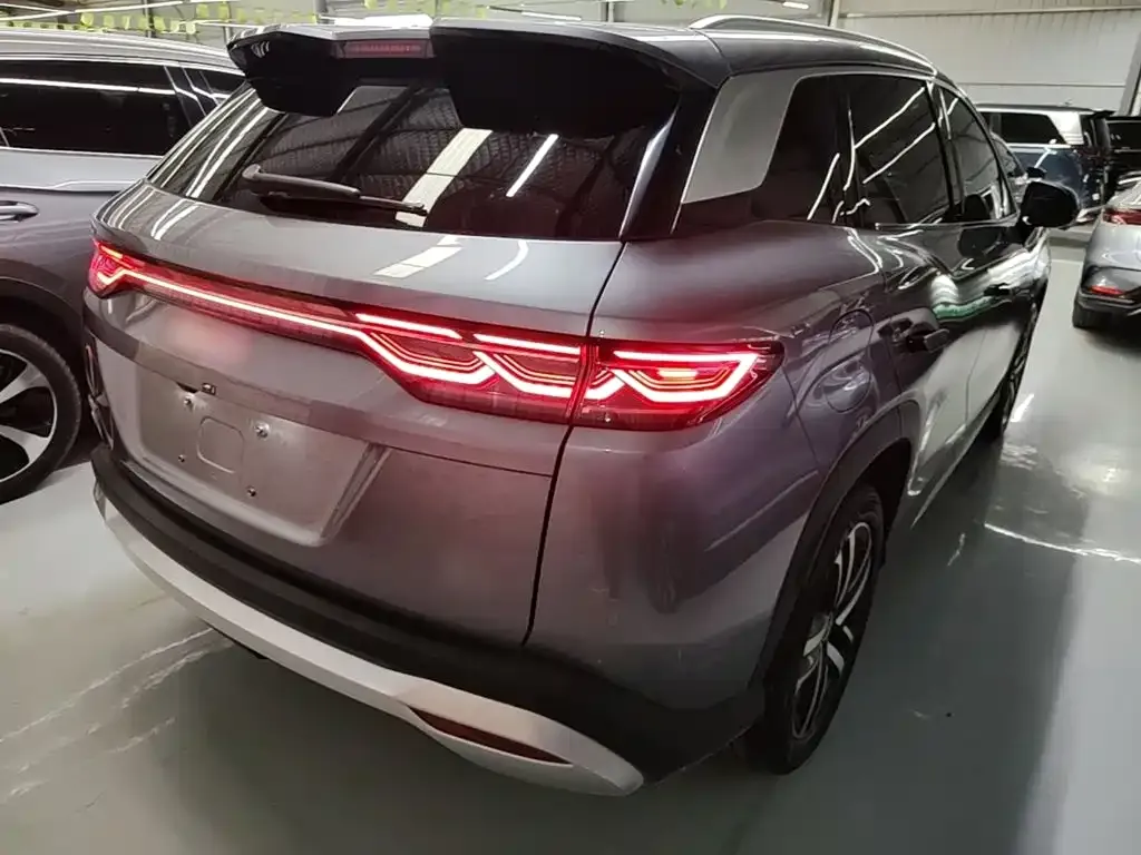 BYD L DM-i — фото 7