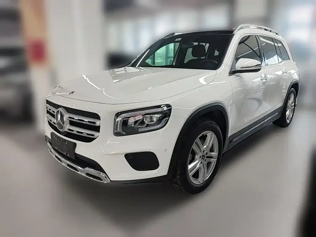 Mercedes-Benz GLB — фото 1