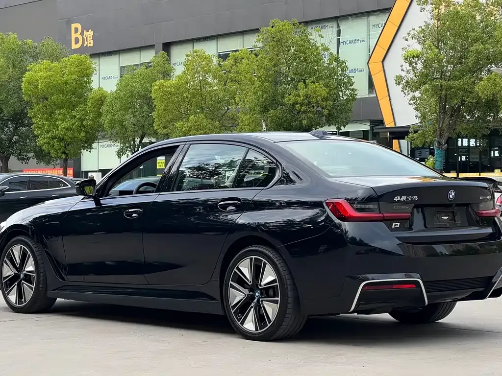 BMW i3 — фото 7