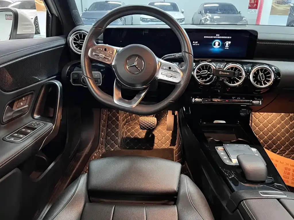Mercedes-Benz A-Class — фото 10