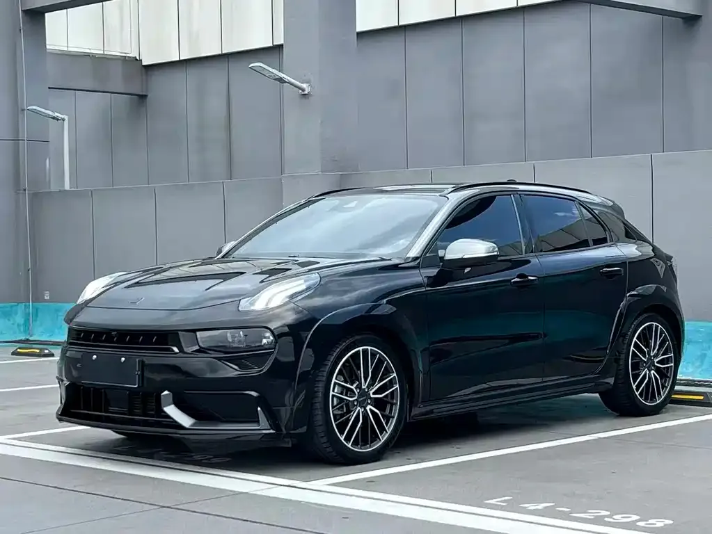 Lynk & Co 02 Hatchback — фото 1