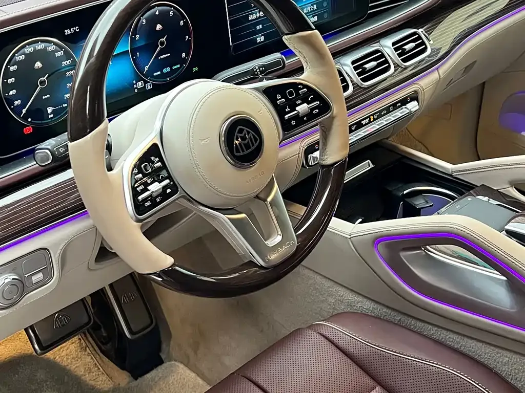 Mercedes-Benz GLS — фото 6
