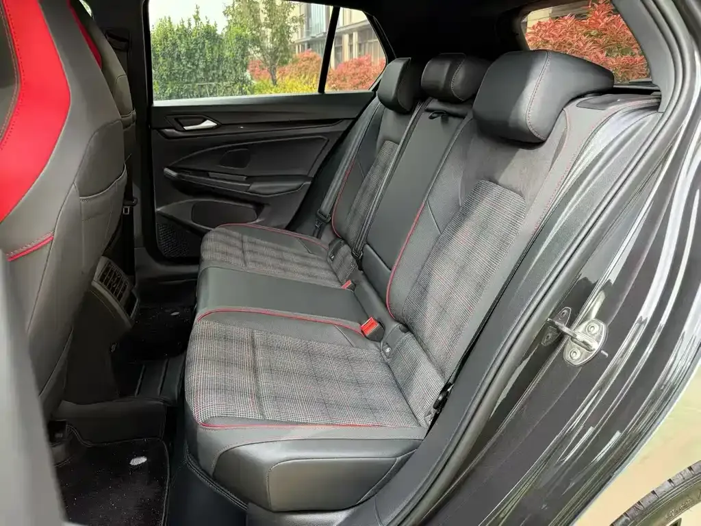 Volkswagen Golf GTI 2024 из CN, фото 9