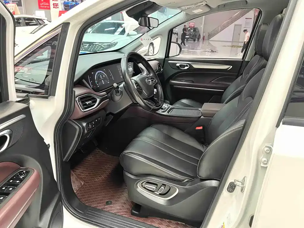 GAC Motor Trumpchi M6 — фото 6