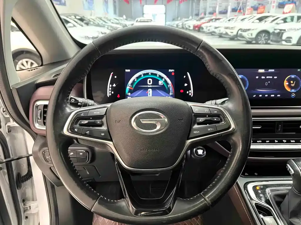 GAC Motor Trumpchi M6 — фото 10