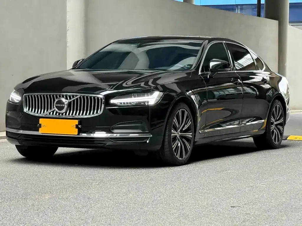 Volvo S90 — фото 1
