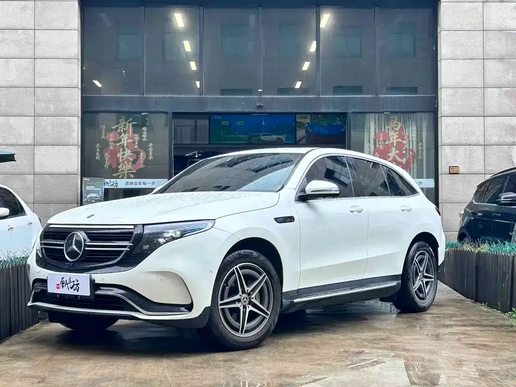 Mercedes-Benz EQC — фото 1