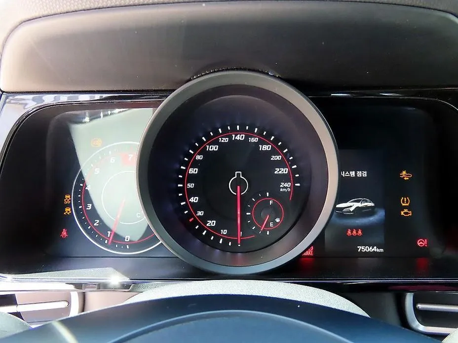 Hyundai AVANTE 2021 из KR, фото 6