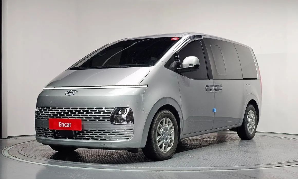 Hyundai Staria — фото 1