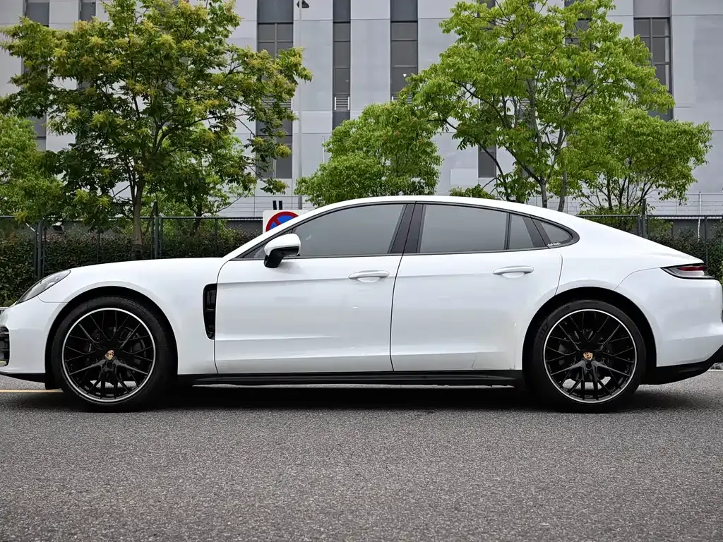 Porsche Panamera — фото 10