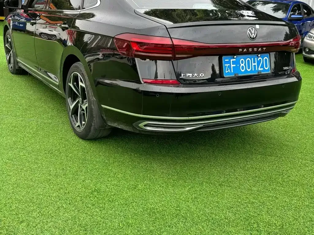 Volkswagen Passat — фото 8