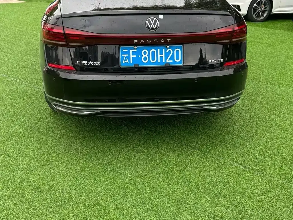 Volkswagen Passat — фото 7
