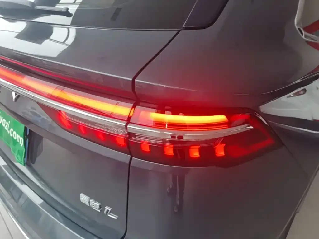 Geely Xingyue L — фото 2