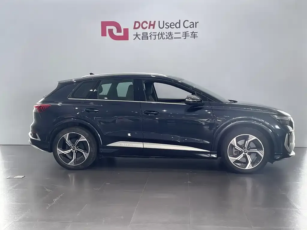 Audi Q4 e-tron — фото 2