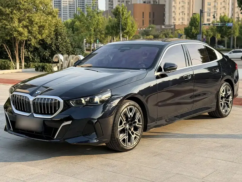 BMW 5 Series — фото 9