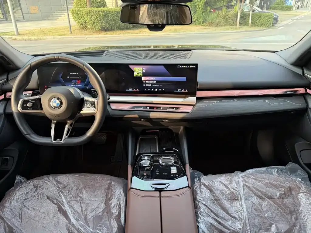 BMW 5 Series — фото 2