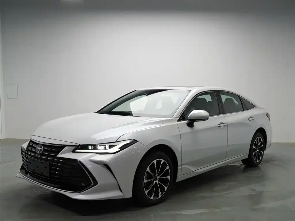 Toyota Avalon — фото 1