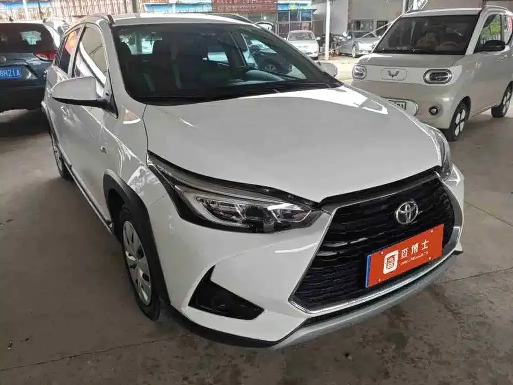 Toyota Yaris L — фото 7