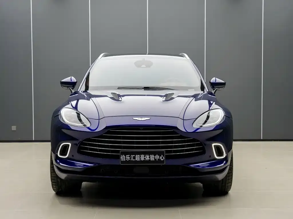 Aston Martin DBX — фото 3