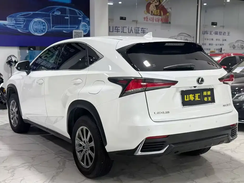 Lexus NX — фото 7