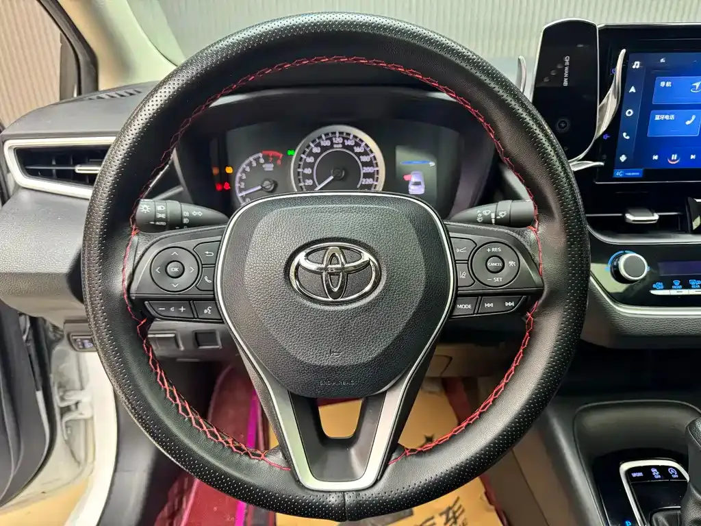 Toyota Corolla — фото 9