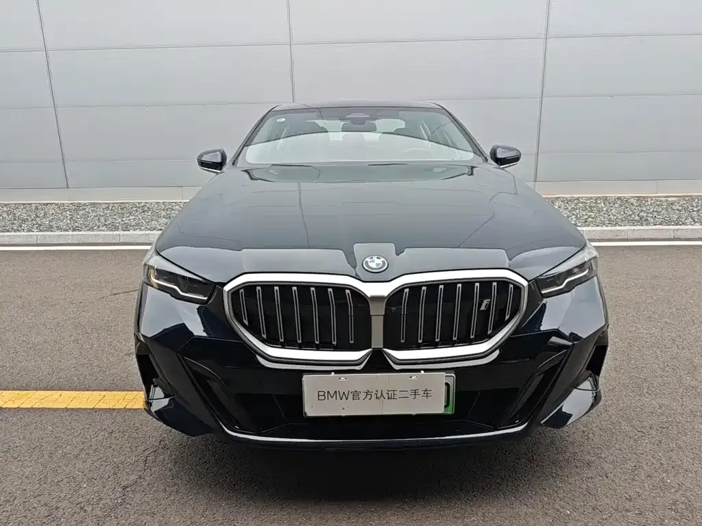 BMW i5 — фото 1