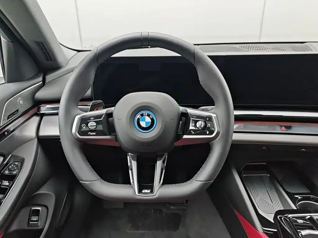 BMW i5 — фото 3