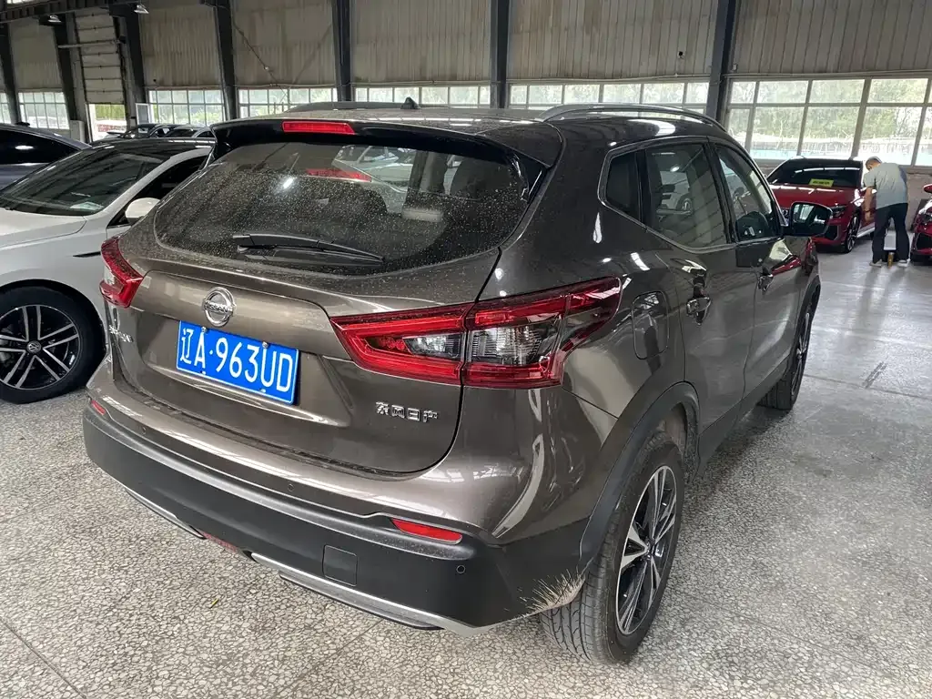 Nissan Qashqai — фото 10
