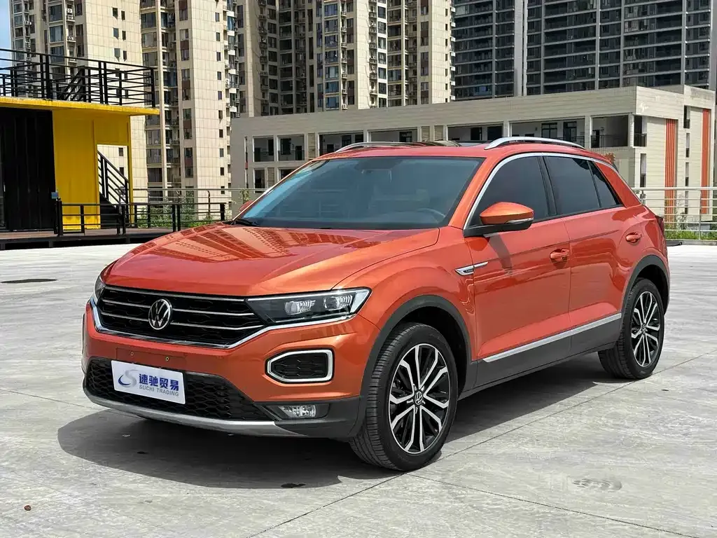 Volkswagen T-Roc — фото 1