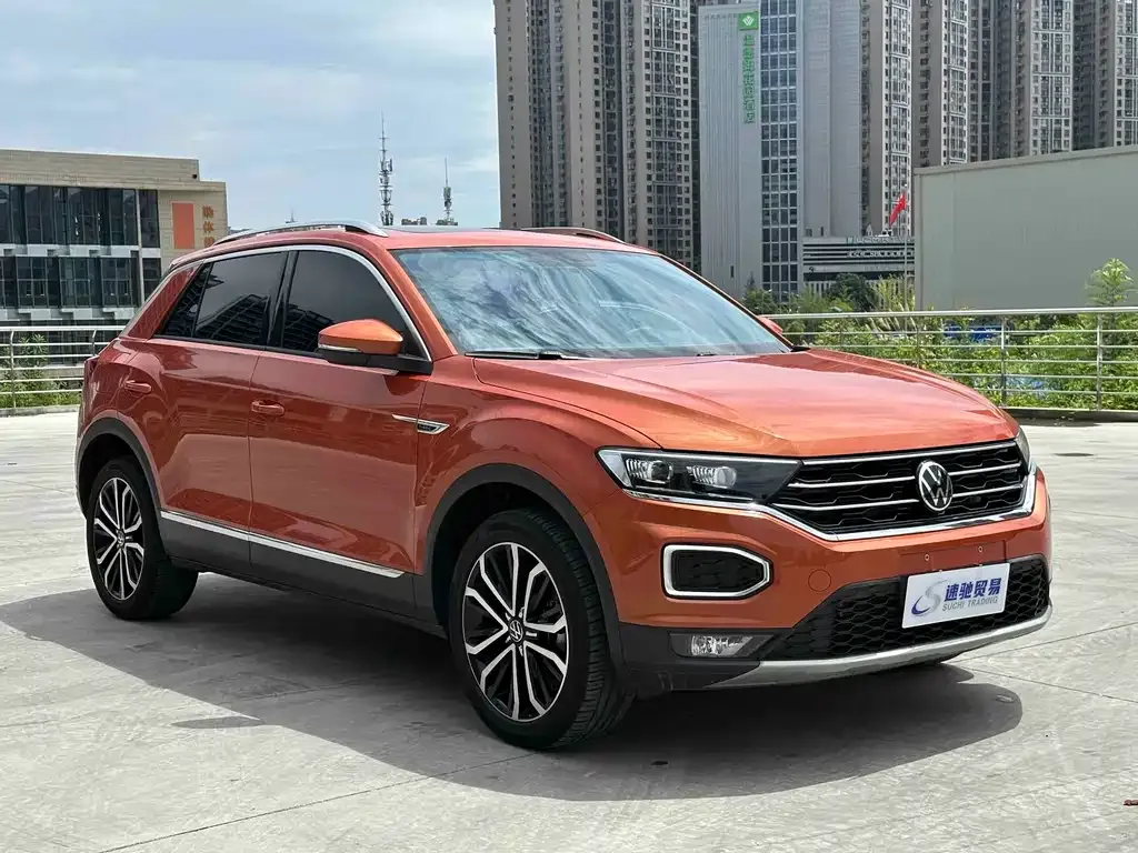 Volkswagen T-Roc — фото 9