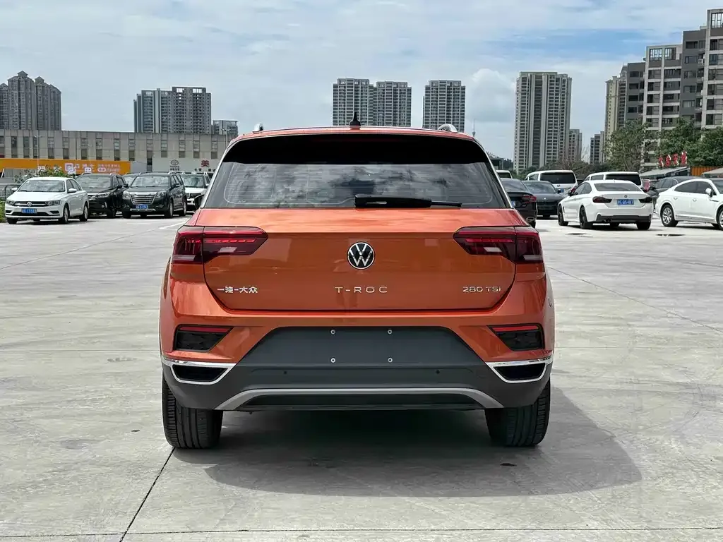 Volkswagen T-Roc — фото 7