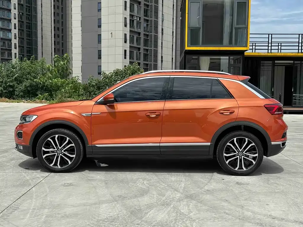 Volkswagen T-Roc — фото 4