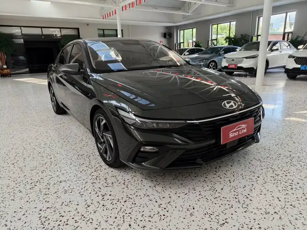 Hyundai Elantra — фото 7