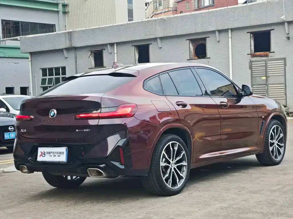 BMW X4 — фото 10