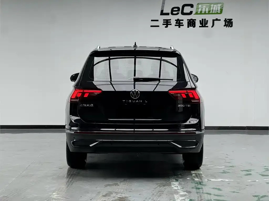 Volkswagen Tiguan L — фото 2