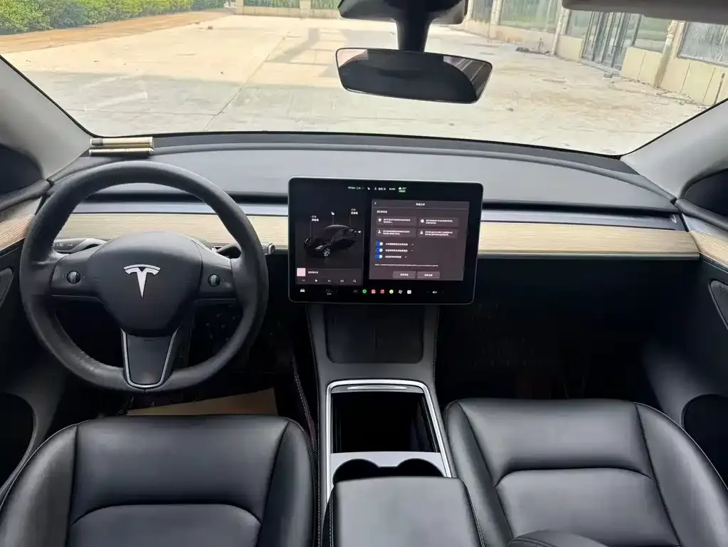 Tesla Model Y — фото 6