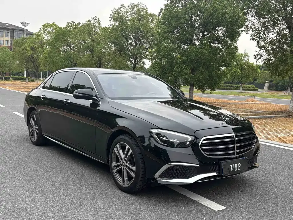 Mercedes-Benz E-Class — фото 5