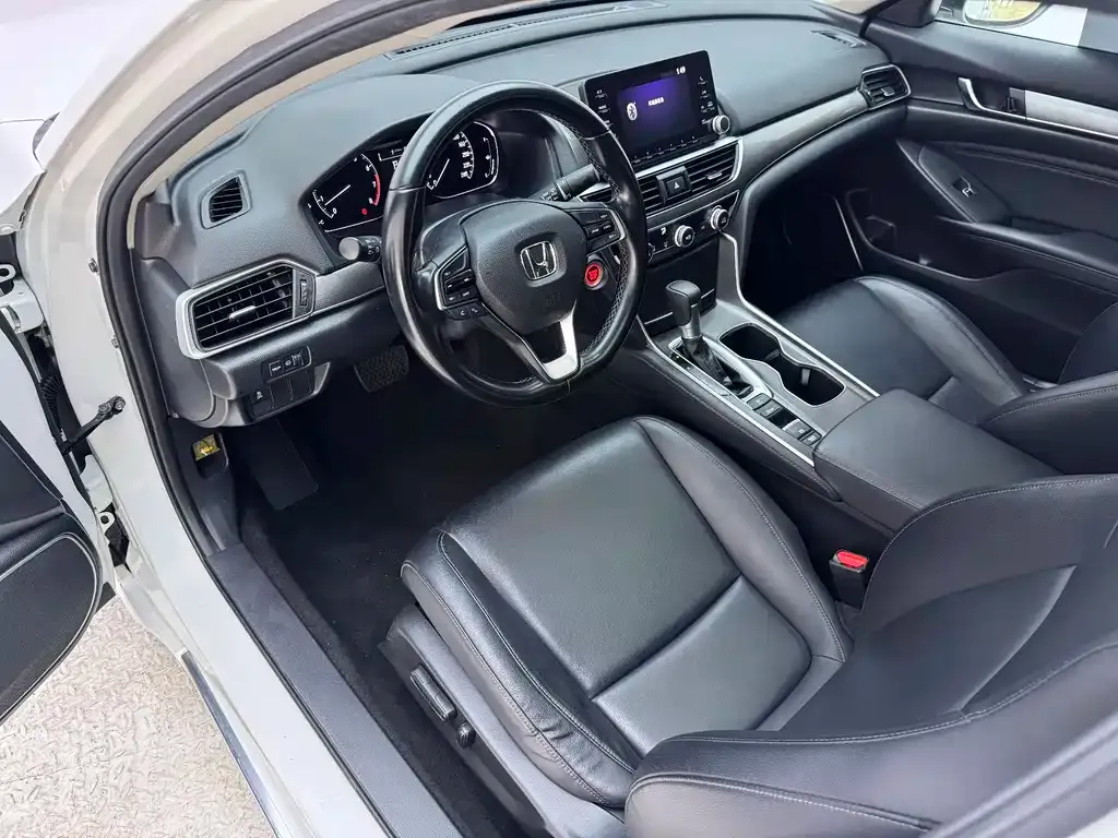 Honda Accord — фото 9