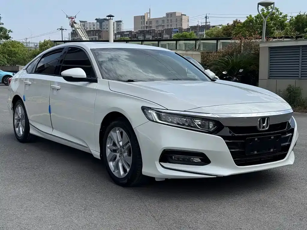 Honda Accord — фото 7