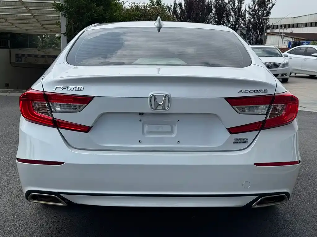 Honda Accord — фото 6