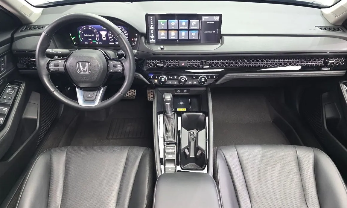 Honda Accord — фото 8