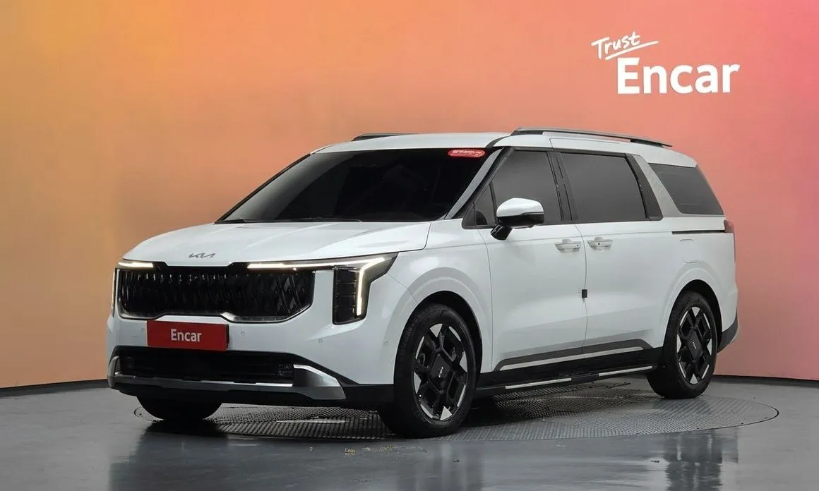 Kia Carnival Gasoline 9-Seater Noblesse 1