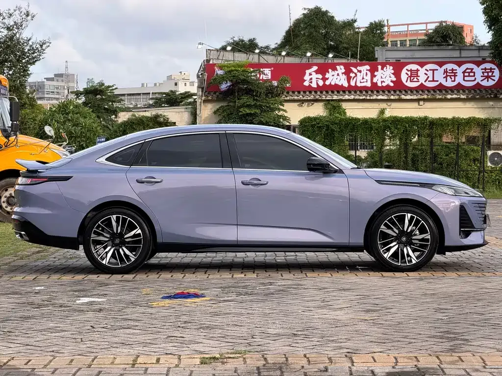 Changan Eado — фото 9