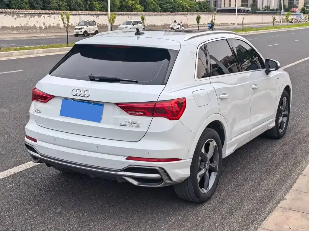 Audi Q3 — фото 7