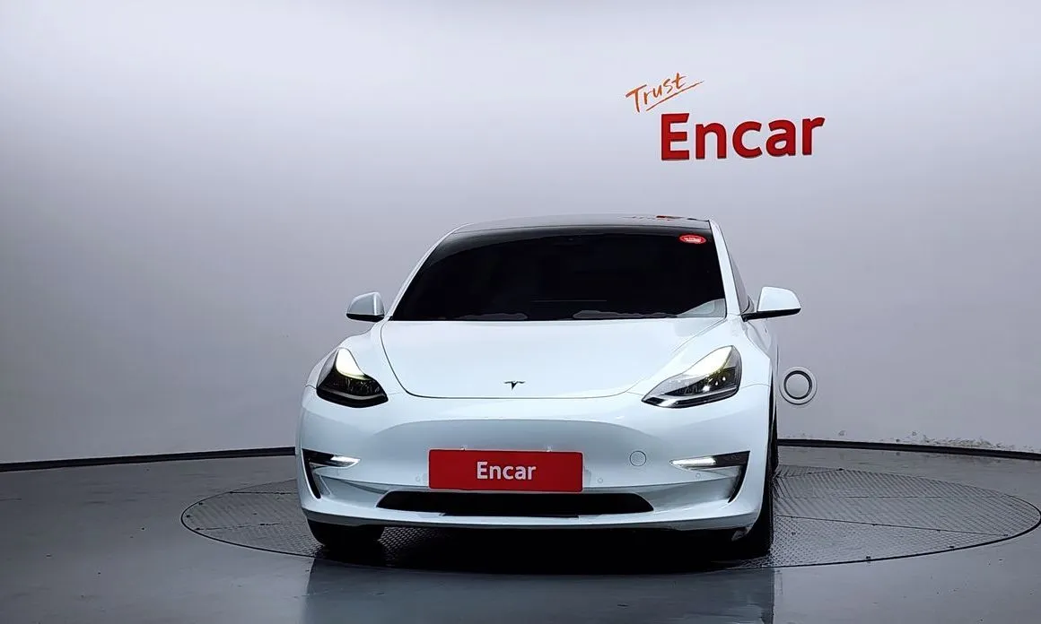 Tesla Model 3 — фото 3