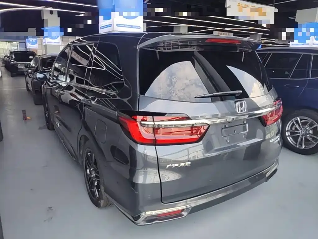 Honda Odyssey — фото 10