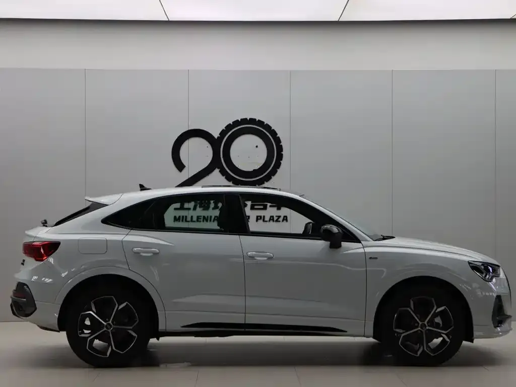 Audi Q3 Sportback — фото 3